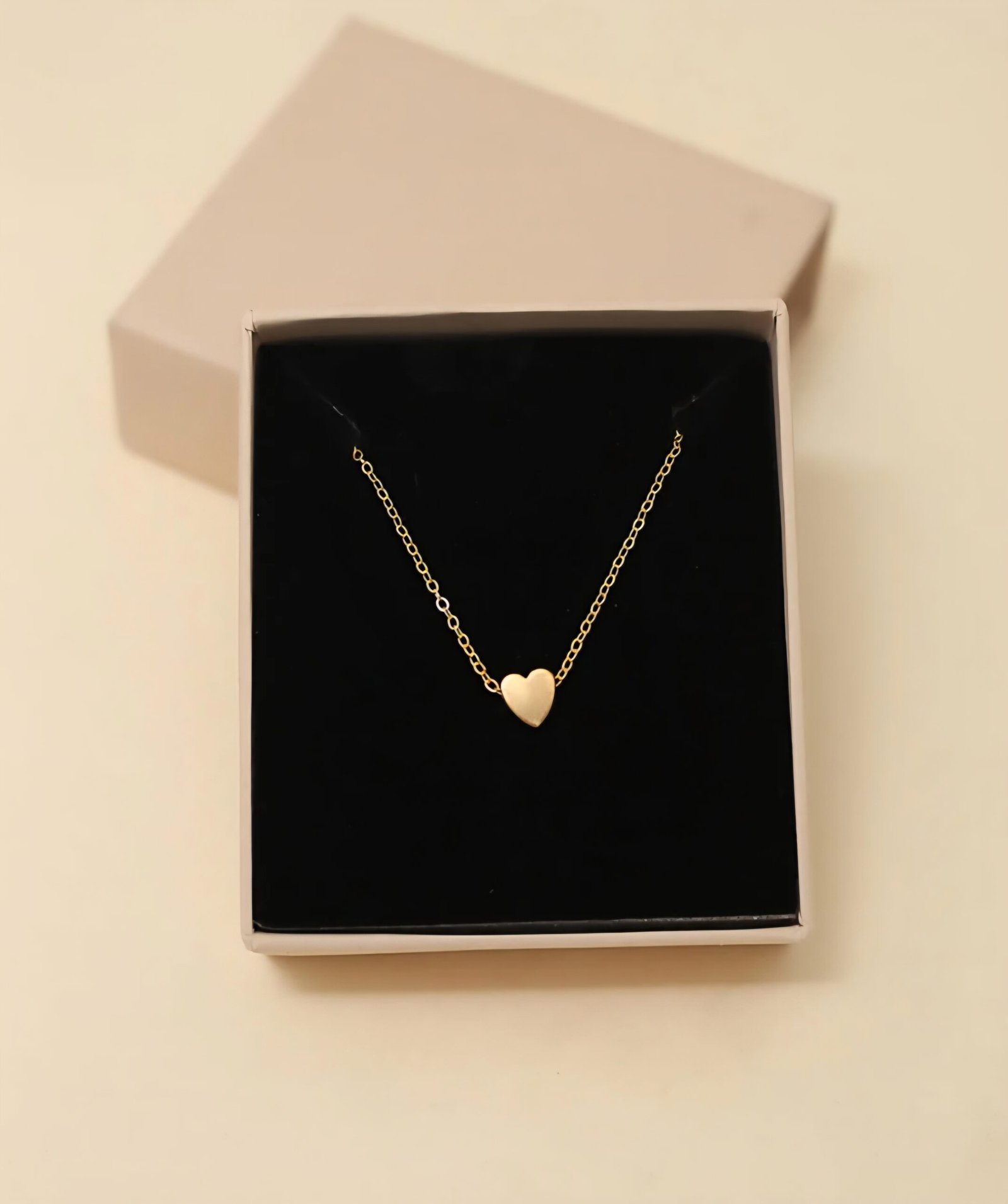 Minimal chain with Little Heart pendant - Image 2